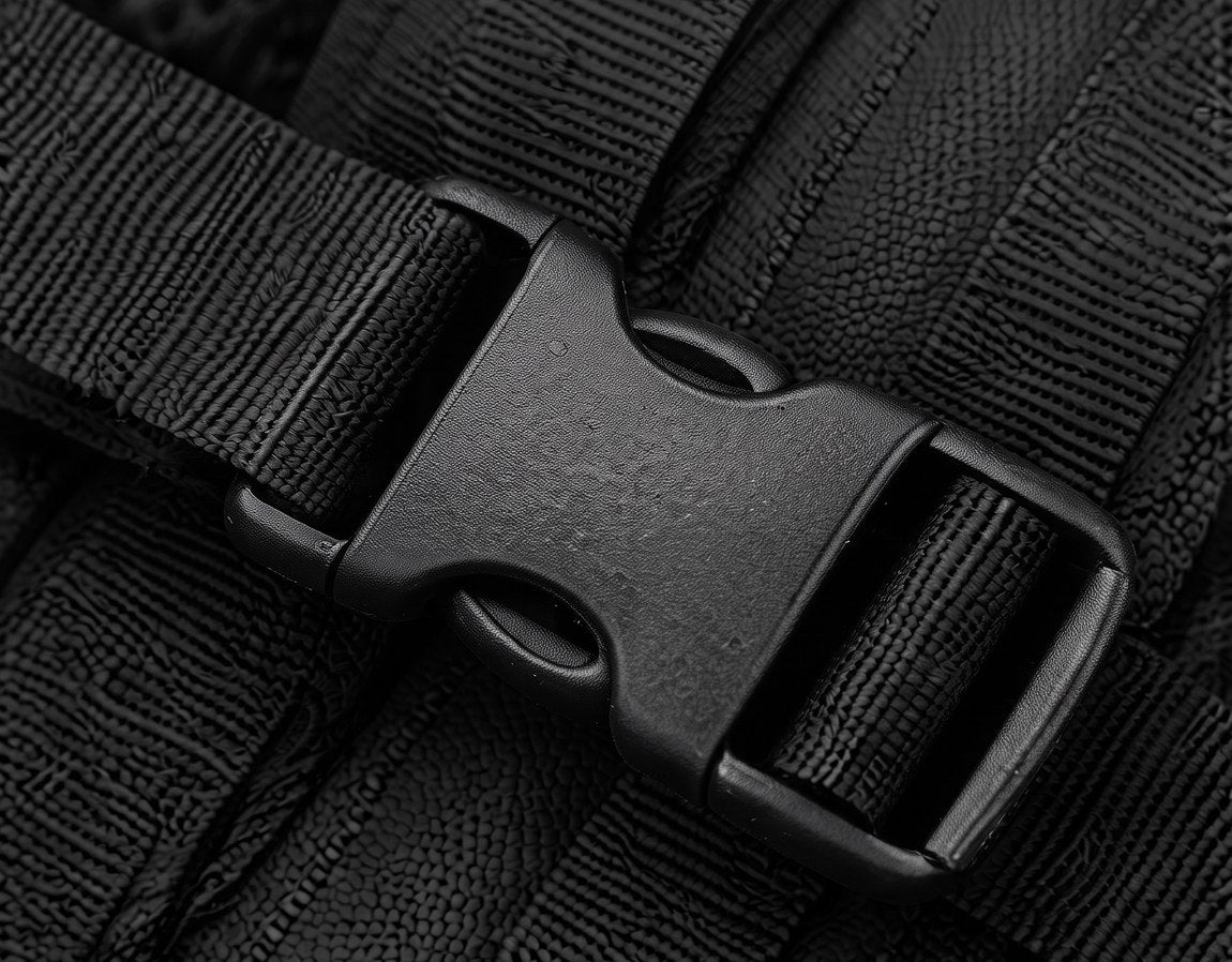 Sternum strap buckle